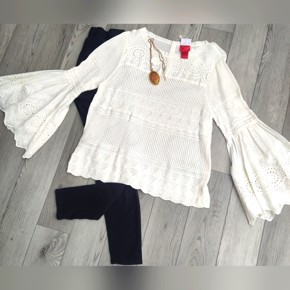V Christina Tops - NWT V Cristina Cream Long Slv Flowy Top Sz XL